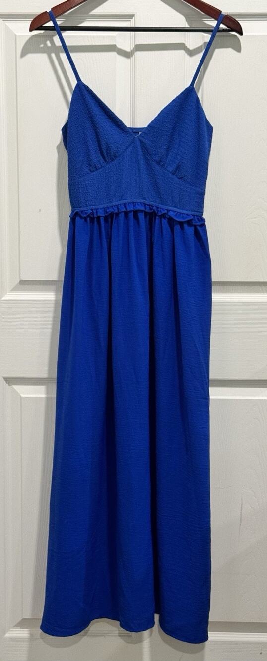 Chic Blue Smocked Plunging V-Neck Maxi Dress Cupshe Size Small NEW Beach Vaca
